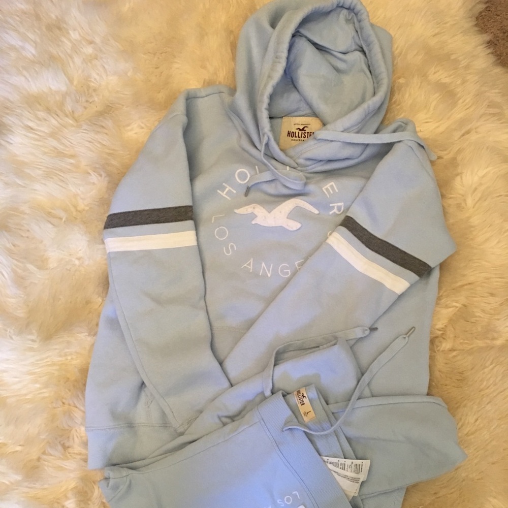 Hollister sets